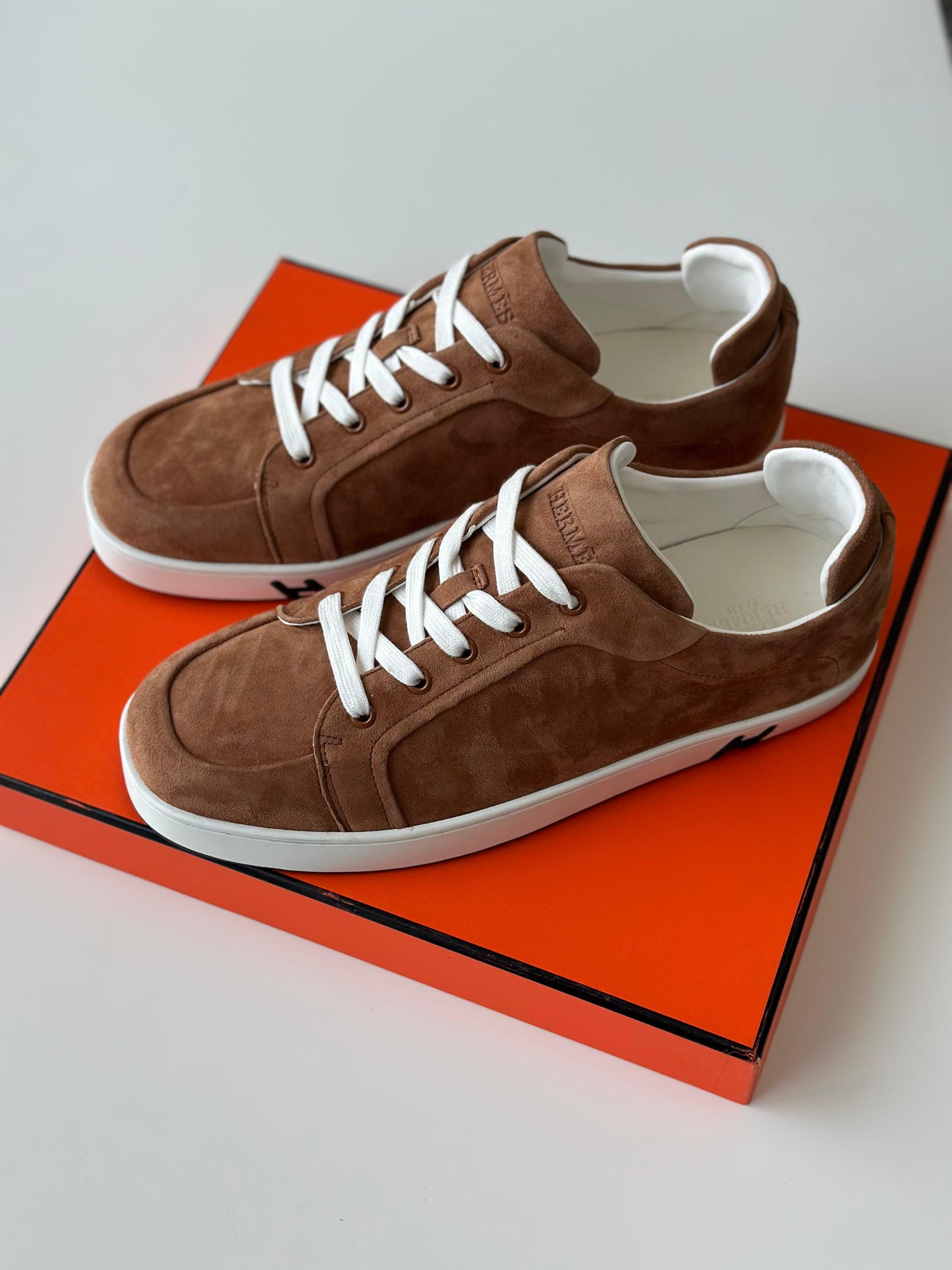 Hermès Kid Sneaker in Beige/Natural – Minimalist Men’s Leather Sneakers
