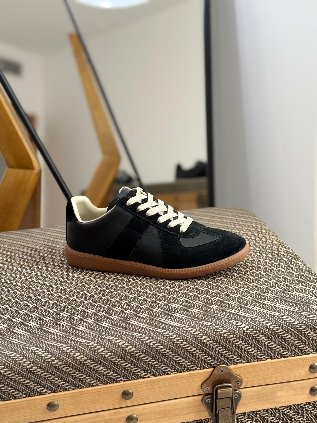 Maison Margiela Two-Tone Leather & Suede Sneakers – Black Low-Tops