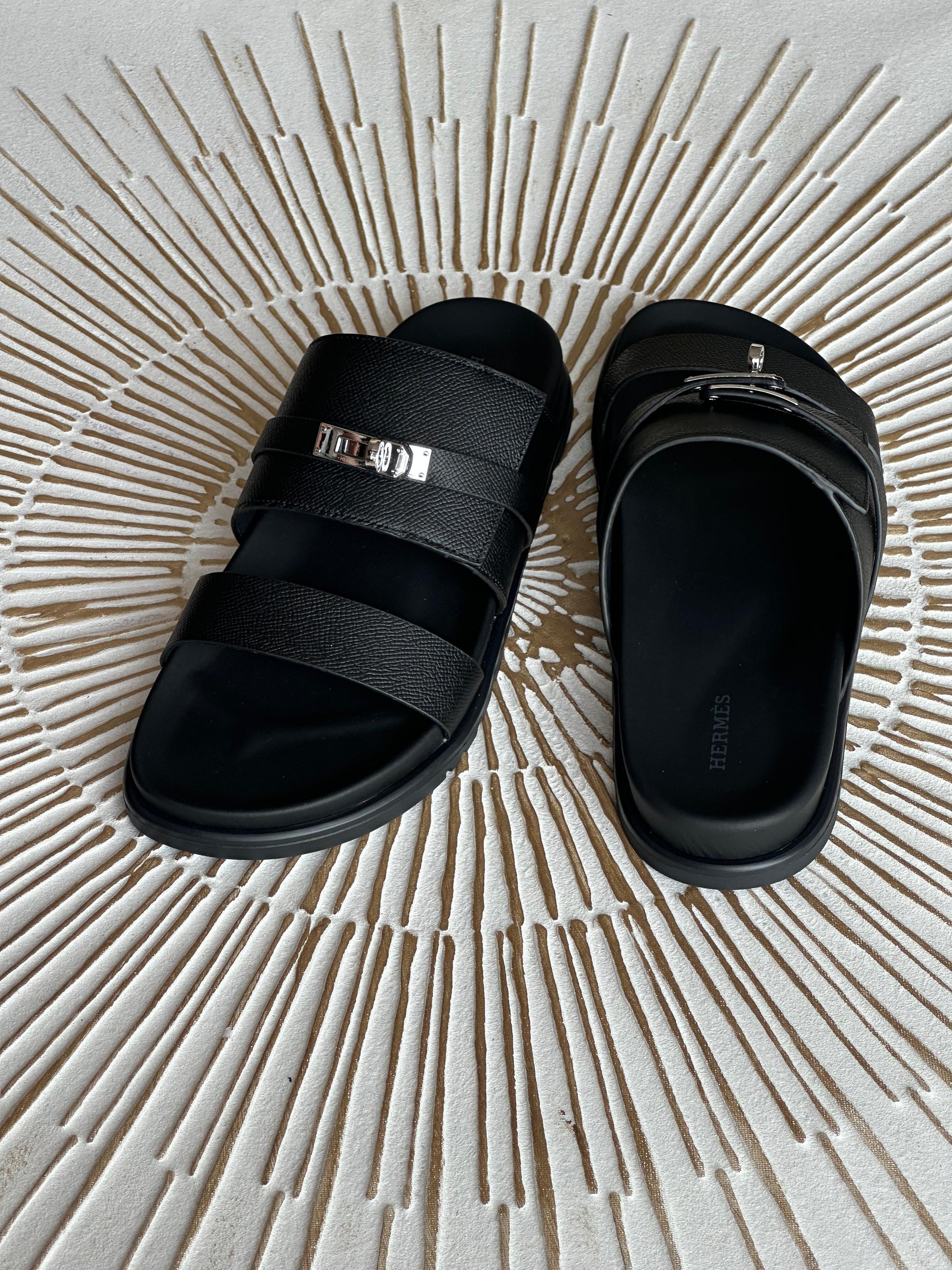 Hermès Jackson Sandal in Black Calfskin – Epsom Techno Sandal with Kelly Buckle”