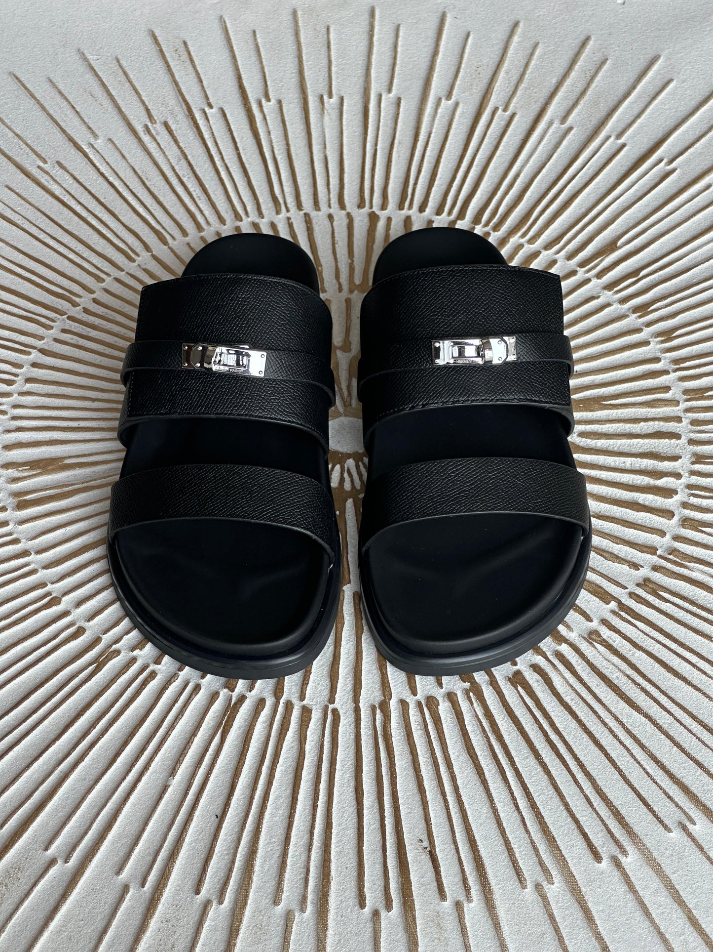 Hermès Jackson Sandal in Black Calfskin – Epsom Techno Sandal with Kelly Buckle”