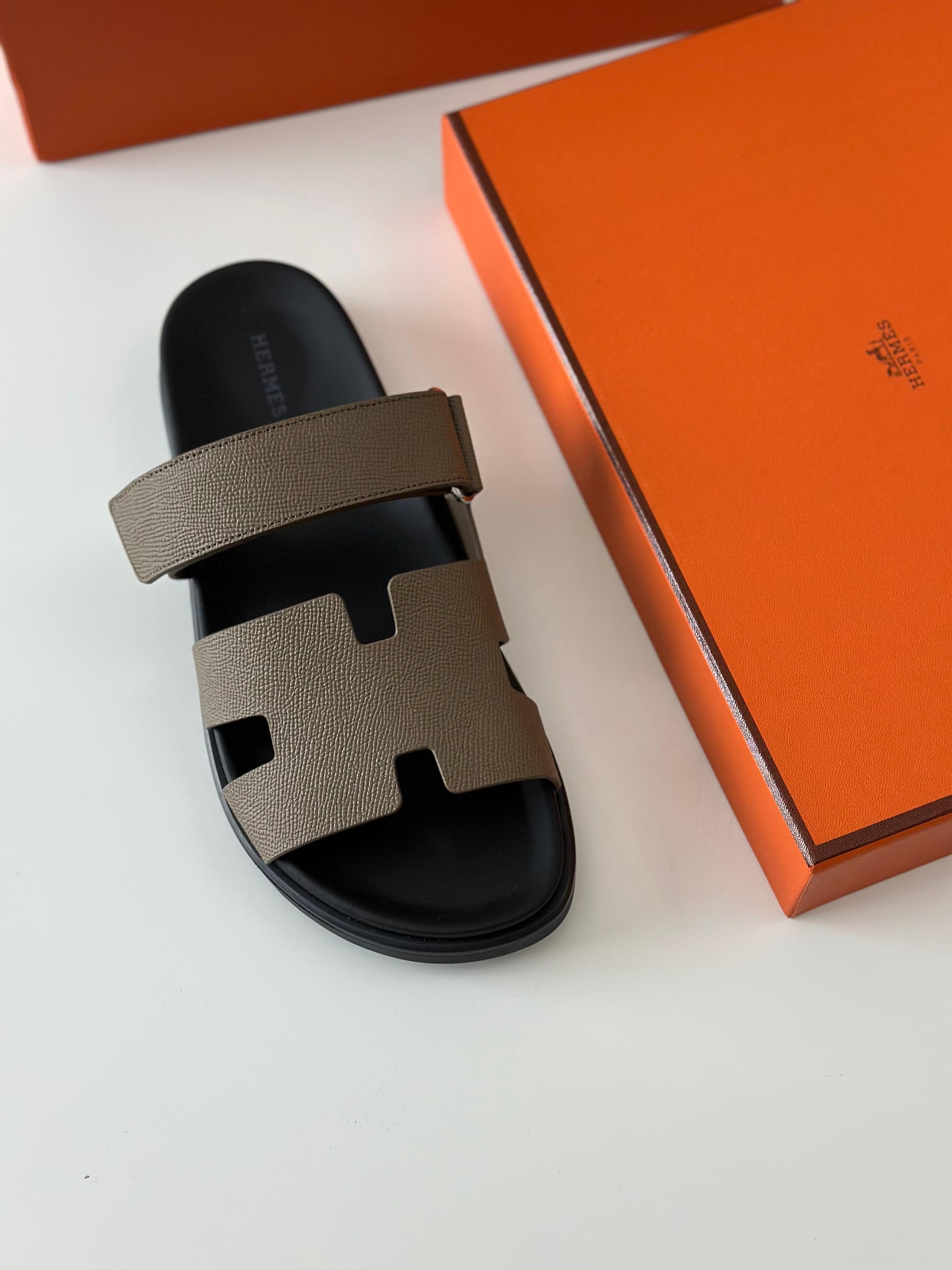 Hermès Genius Sandal in Beige/Natural Suede Goatskin – Techno Slip-On with Adjustable Strap”