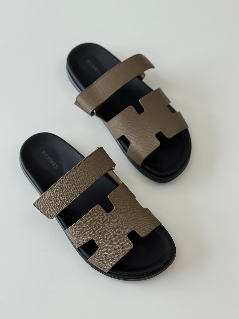 Hermès Chypre Sandal in Light Brown Suede Goatskin – Techno Slip-On with Adjustable “H” Strap
