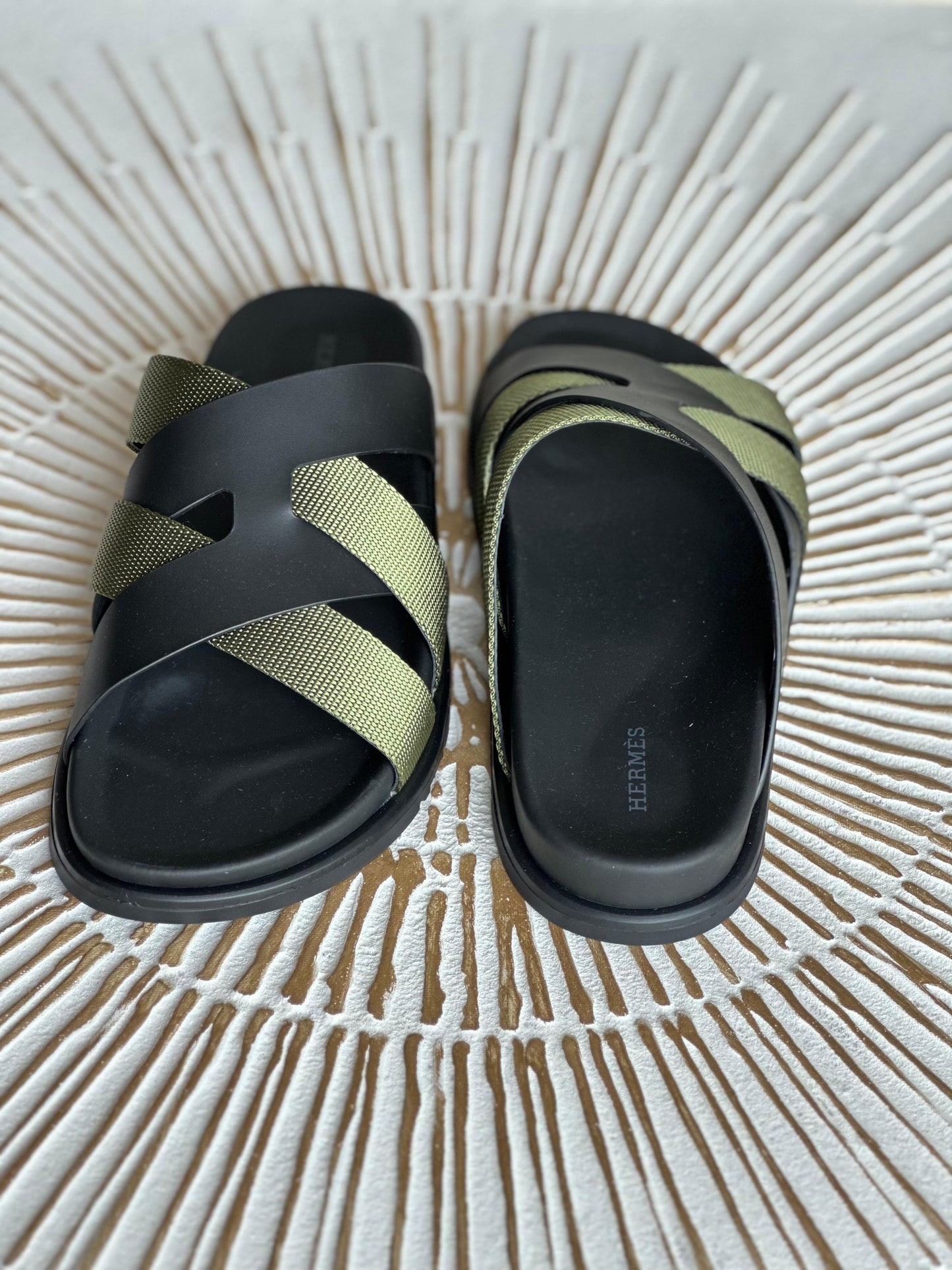 Hermès Chypre Sandal – Black Calfskin Base with Green Adjustable Strap (Mainland China Collection)