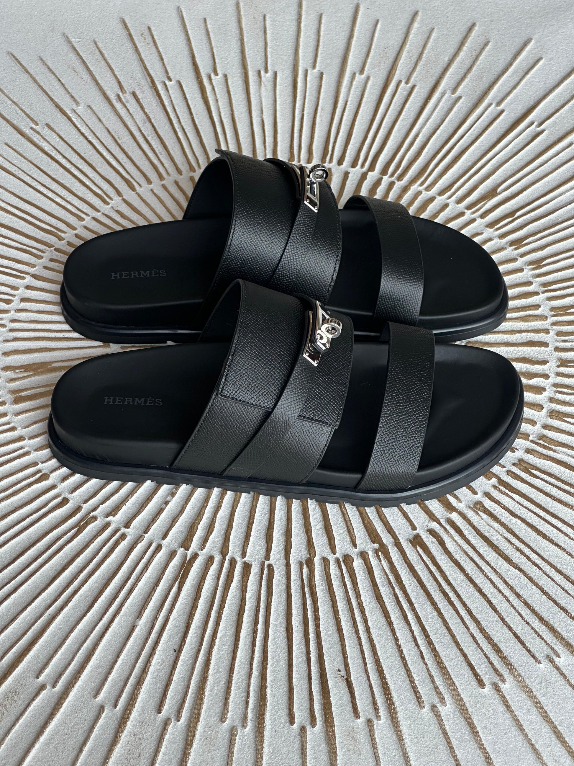 Hermès Jackson Sandal in Black Calfskin – Epsom Techno Sandal with Kelly Buckle”