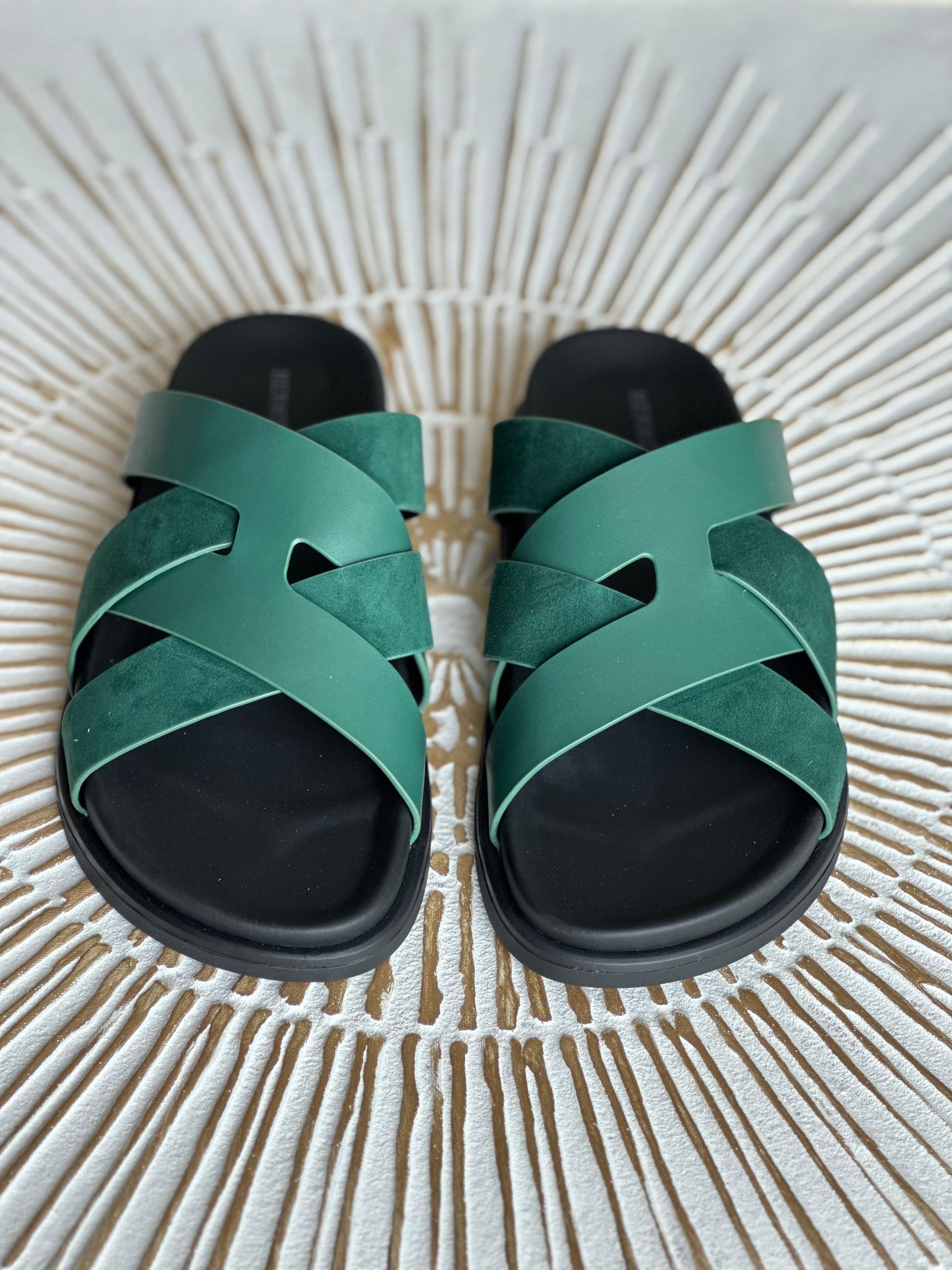 Hermès Kazimir Sandal in Green Woven Ribbon & Calfskin – Techno Summer Slip-On”