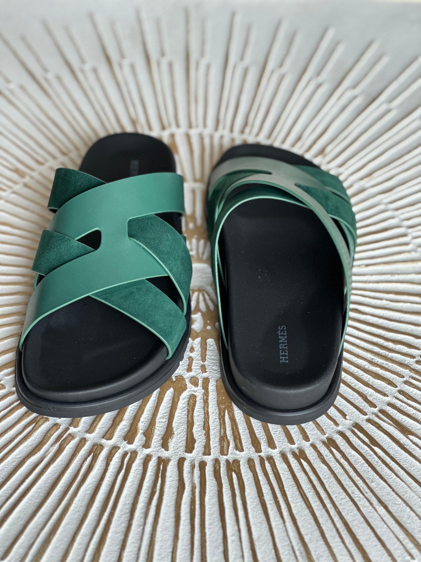 Hermès Kazimir Sandal in Green Woven Ribbon & Calfskin – Techno Summer Slip-On”