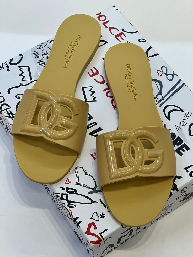 Dolce & Gabbana Slides