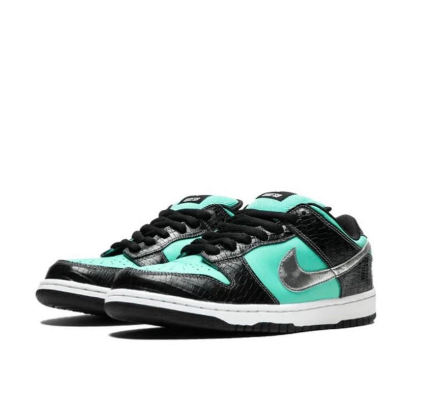Nike SB Dunk Low x Diamond Supply Co.