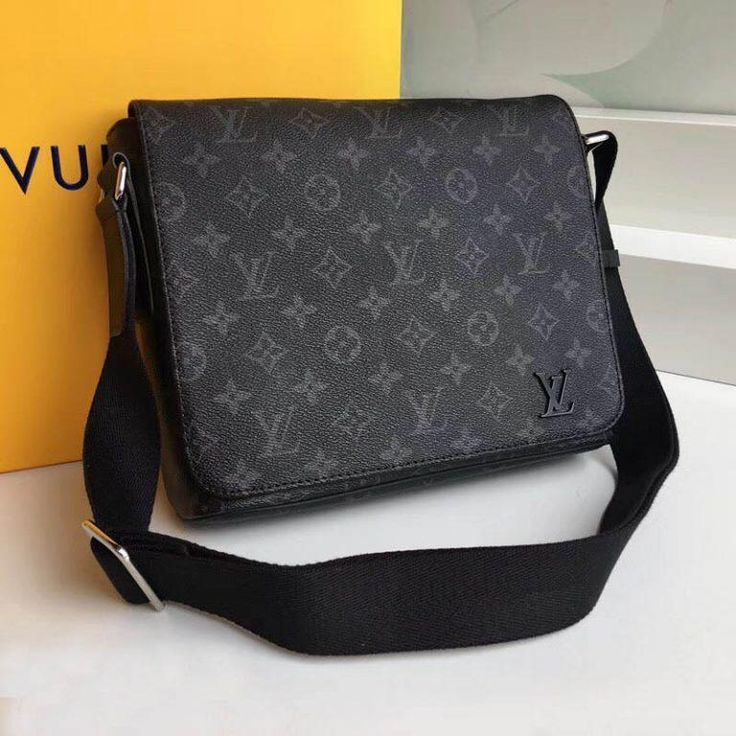 Louis Vuitton Hand-Bag